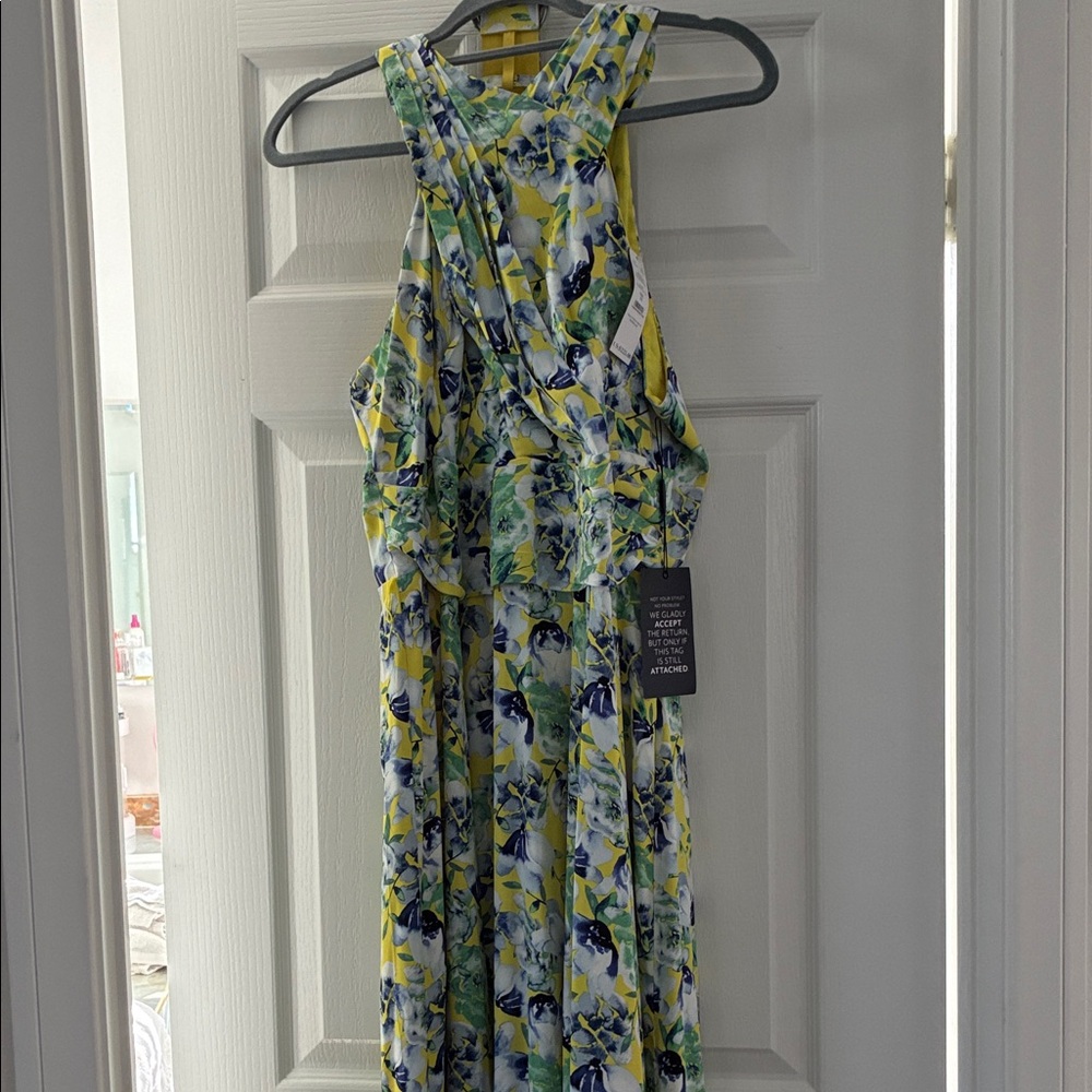 Brand new with tags belted halter maxi dress size 14. Beautiful yellow green